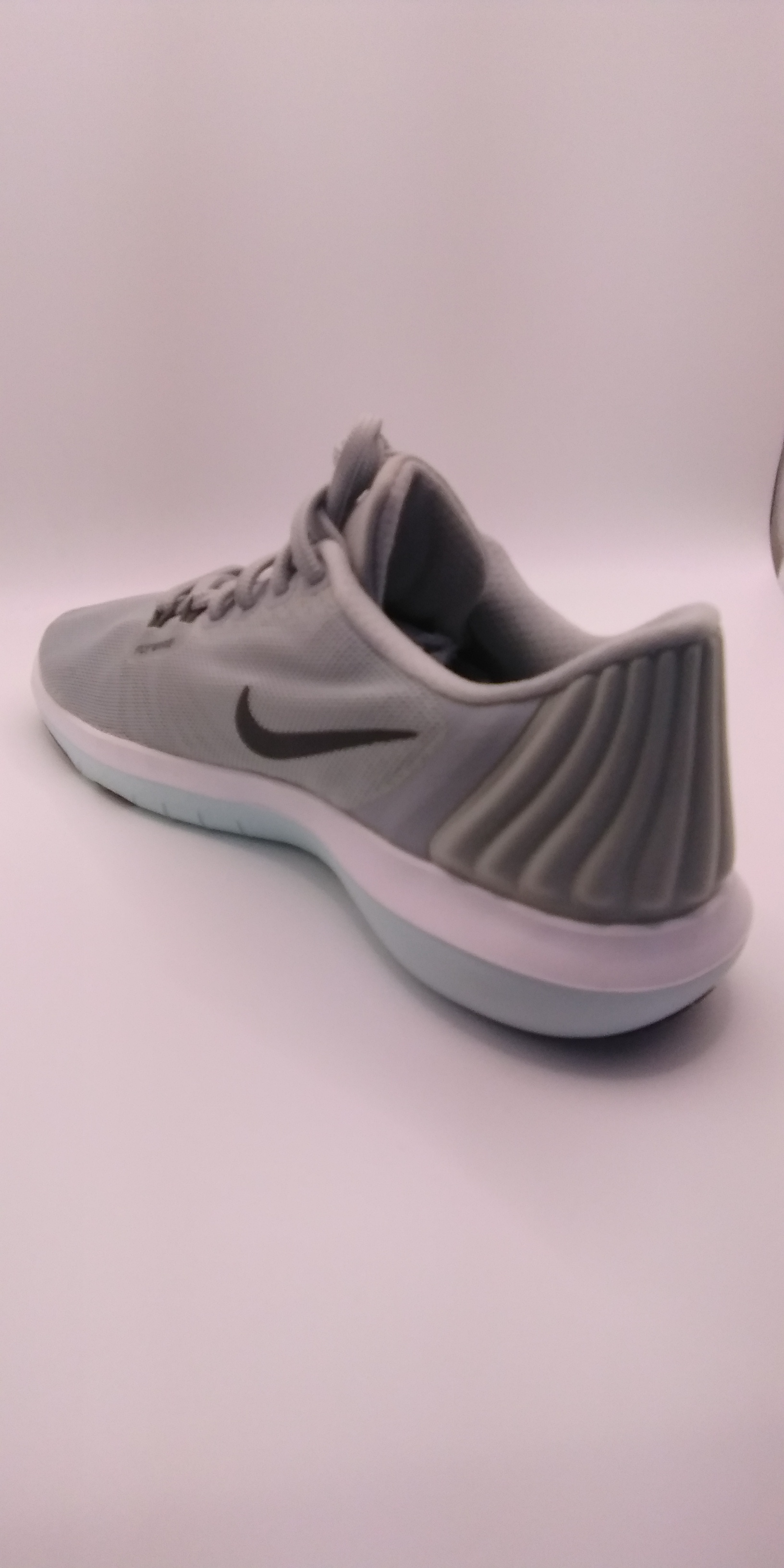 NIKE 26CM COLOR GRIS SKU 886548379675
